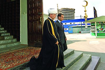 Президент РФ Д. А. Медведев и председатель Совета муфтиев России, муфтий шейх Р. Гайнутдин