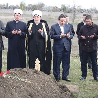 Посещение могилы крымского татарина Решата Аметова