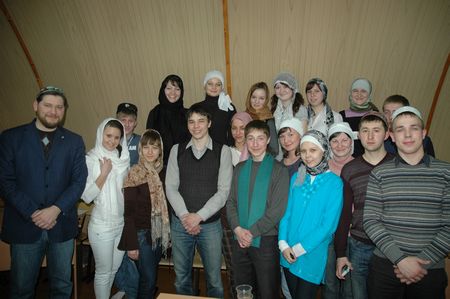 Члены молодежного движения «Нур» с ректором Нижегородского исламского института им. Х. Фаизханова